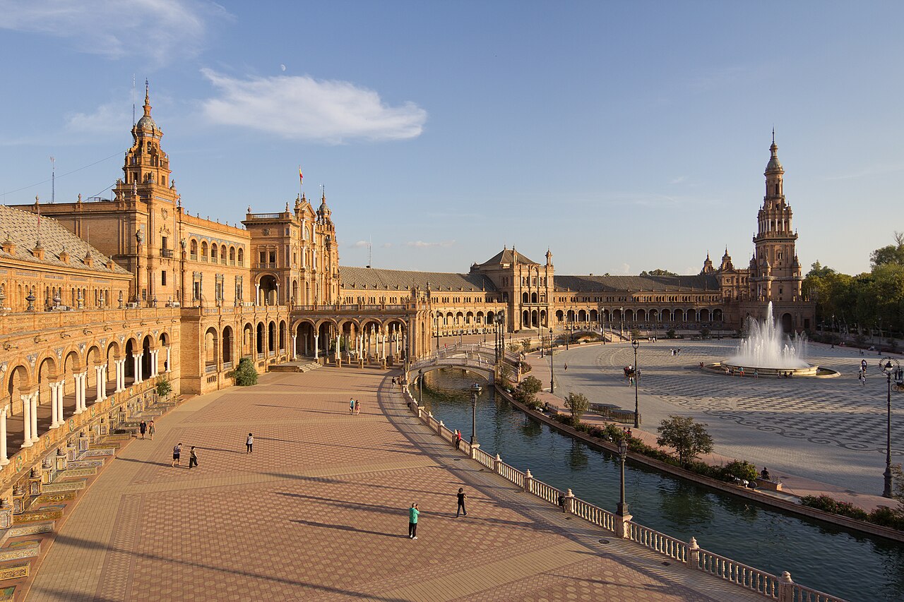 Sevilla en tres días: barrios, patios y atardeceres junto al Guadalquivir